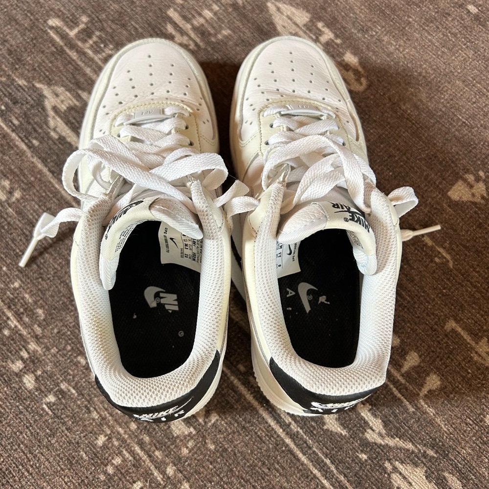 Nike Custom Air Force 1 Low White and Cream with Black Heel Tab Sz 6 - Picture 11 of 12